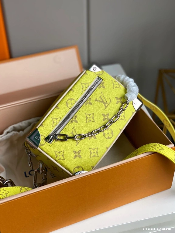 Official oldcobbler LOUIS VUITTON SOFT TRUNK 0802
